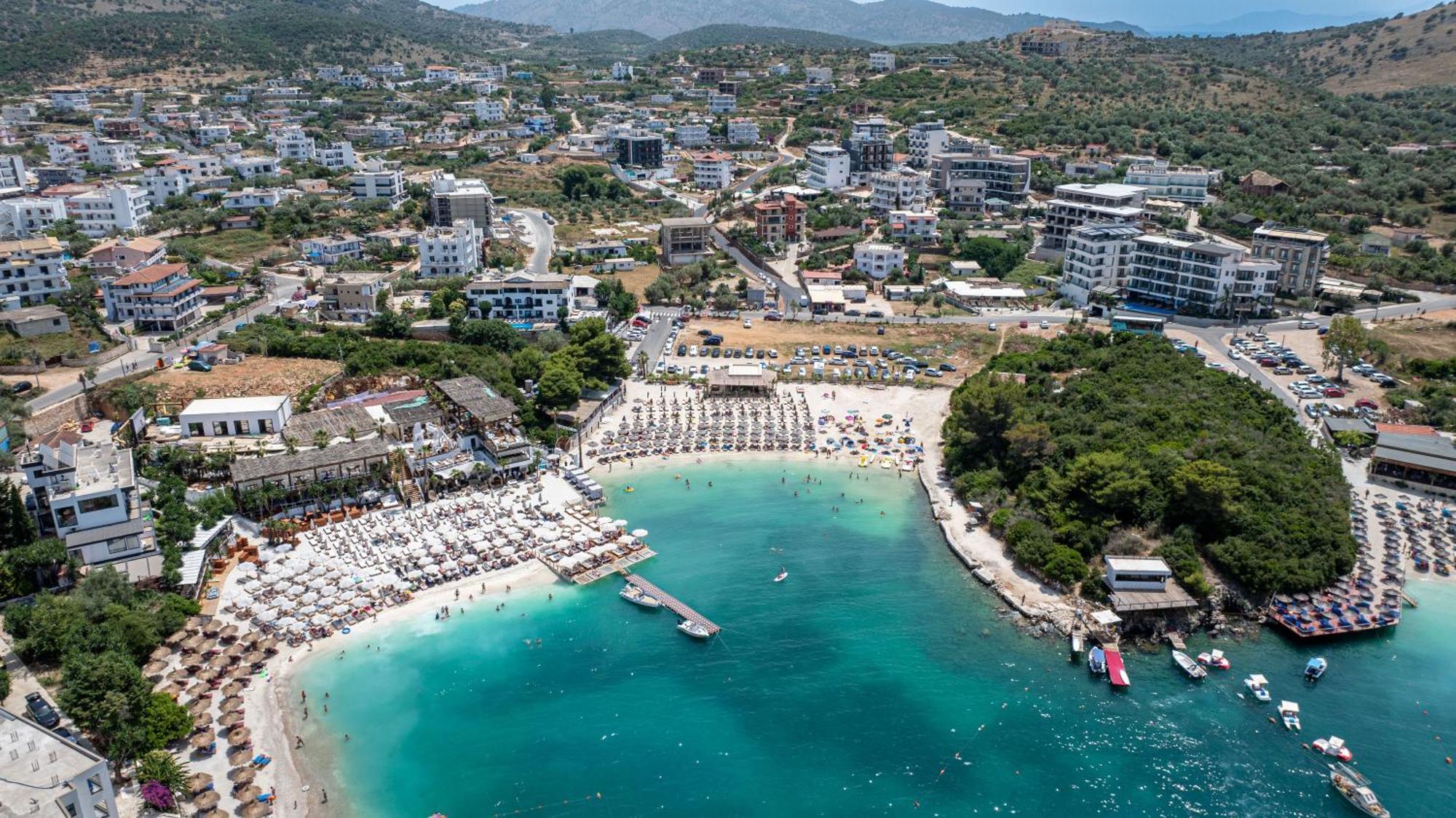 Norge Hotel Ksamil Exteriör bild